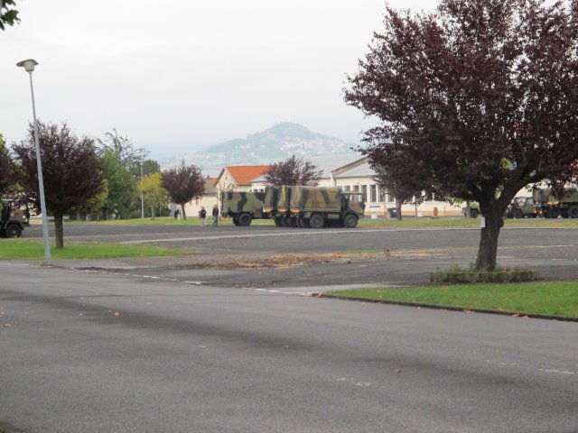 Vue d'Usson prise face groupe 22 sans ateliers